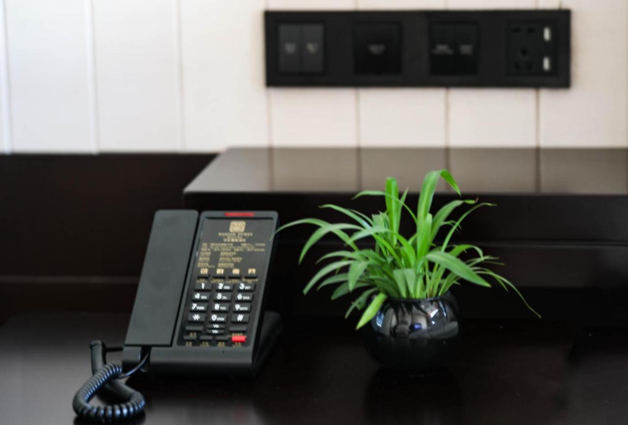 Kasion Pugis Hotel Иу Экстерьер фото
