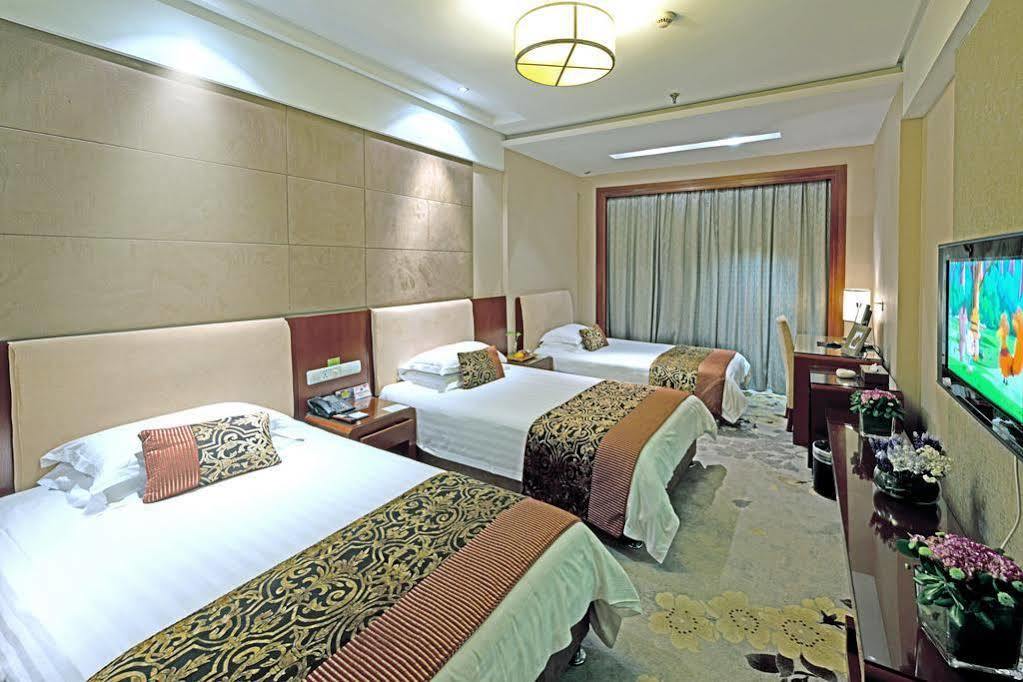 Kasion Pugis Hotel Иу Экстерьер фото